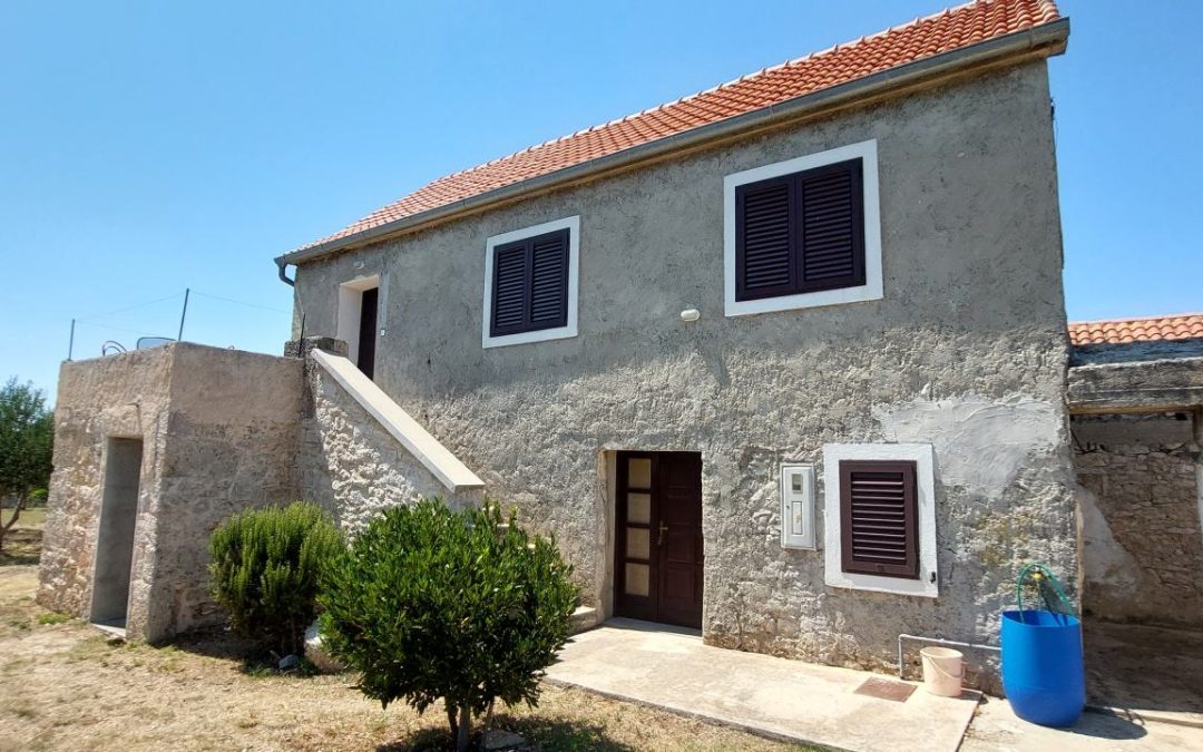 Kuća: s 2 uređena stana – Čista Velika (prodaja) – 330 000 EUR